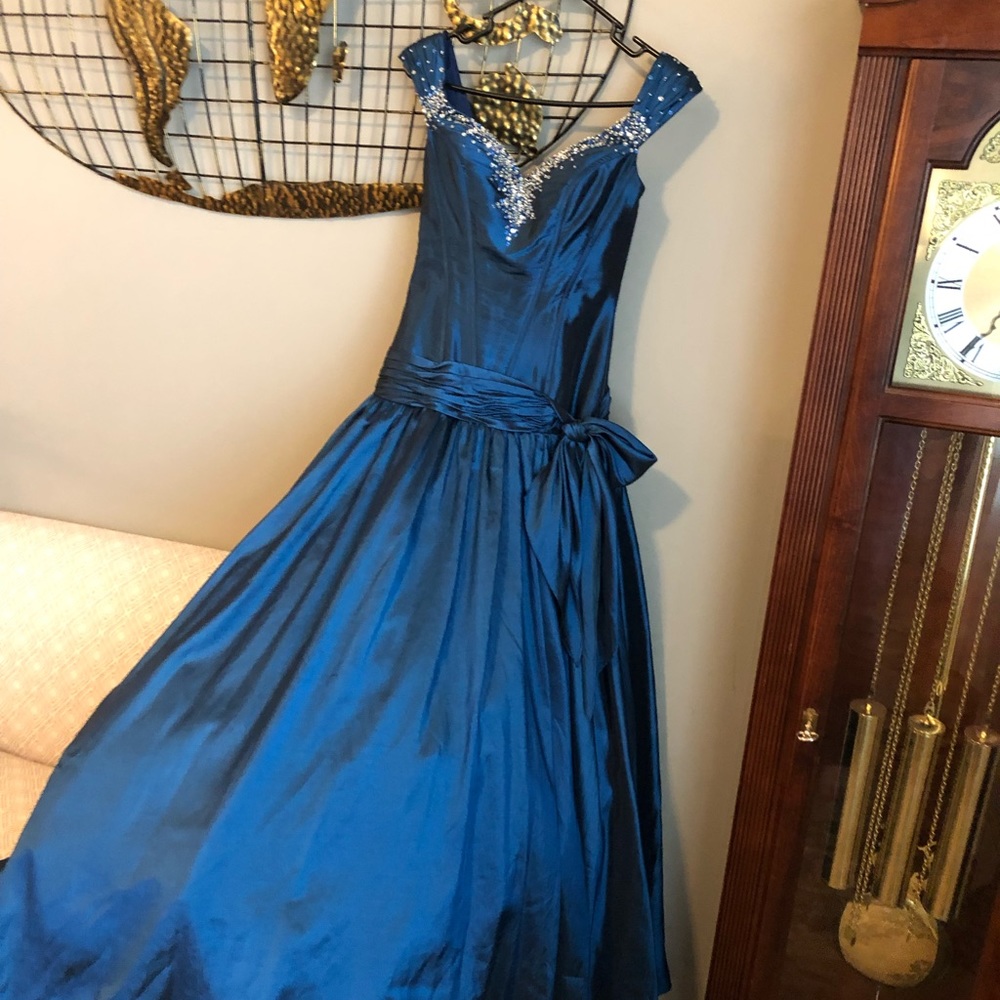 Stunning blue prom dress